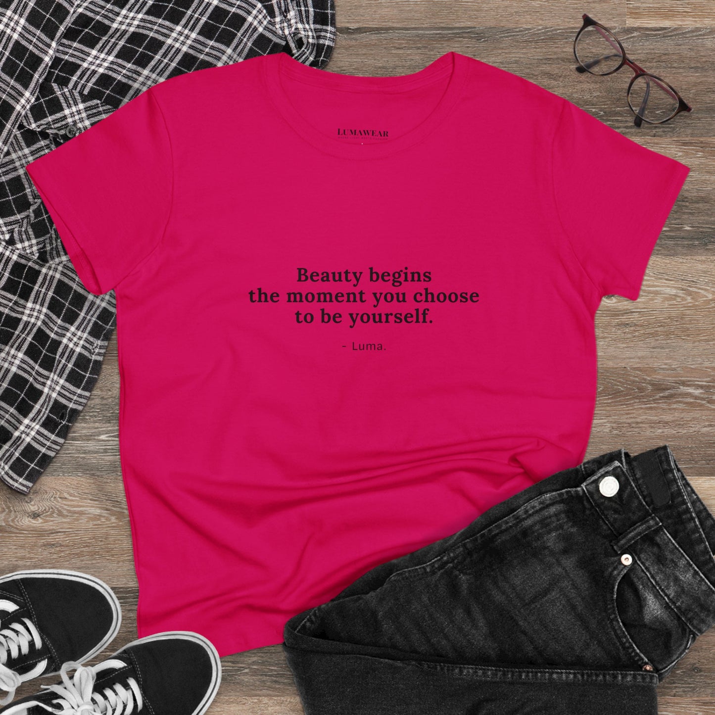 Camiseta de algodón inspiradora para mujer: "La belleza comienza en el momento en que eliges ser tú misma"